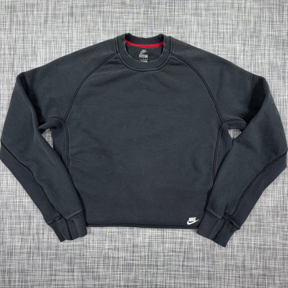 Nike Womens Medium Black Cropped Crewneck Sweatshirt Cotton Blend Raglan Sleeves